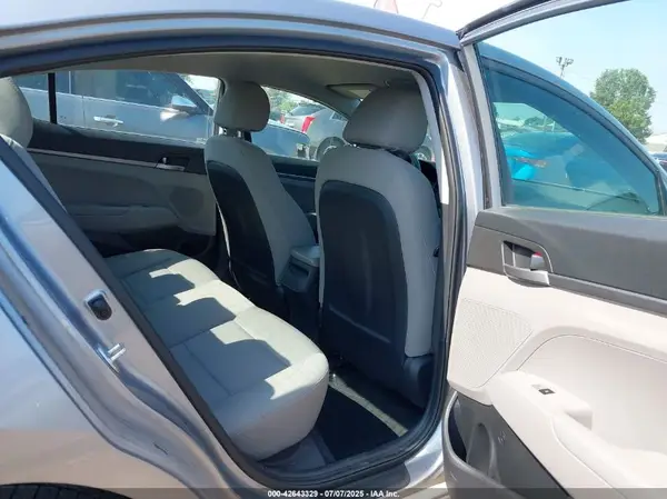 5NPD74LF2HH205984 2017 HYUNDAI ELANTRA - Image 8