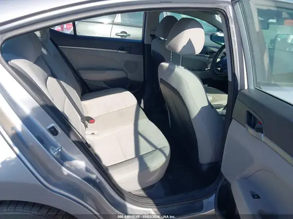 5NPD74LF2HH206990 2017 HYUNDAI ELANTRA - Image 8
