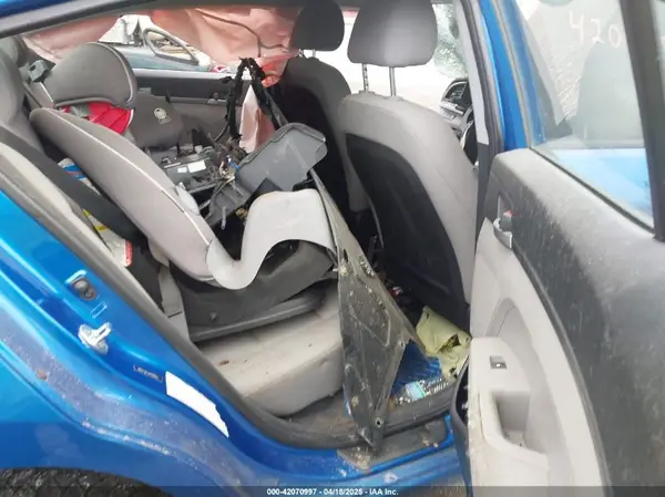5NPD74LF2HH208187 2017 HYUNDAI ELANTRA - Image 8