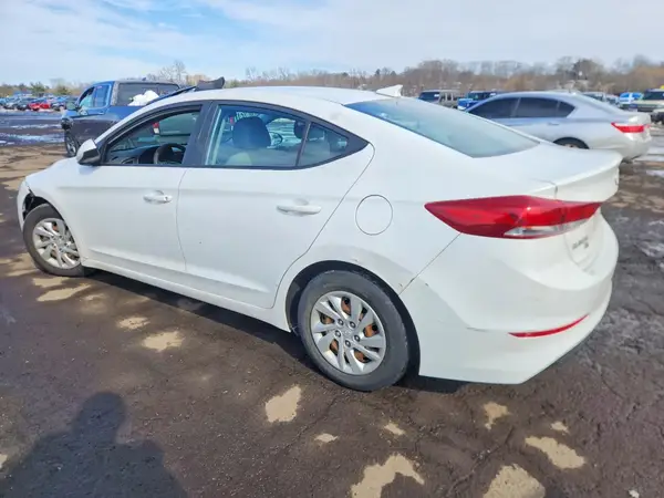 5NPD74LF2HH210232 2017 HYUNDAI ELANTRA - Image 2