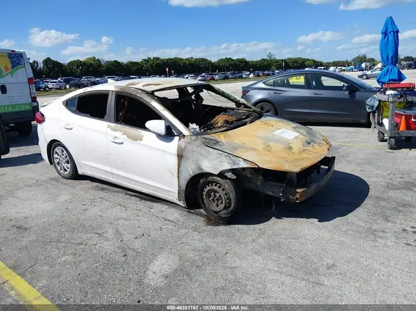 5NPD74LF2HH210831 2017 HYUNDAI ELANTRA - Image 1