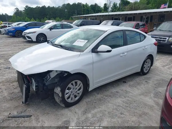 5NPD74LF2HH212739 2017 HYUNDAI ELANTRA - Image 2