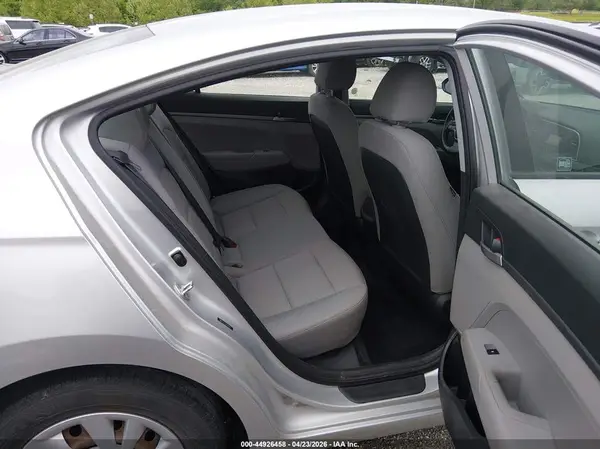 5NPD74LF2JH216893 2018 HYUNDAI ELANTRA - Image 8