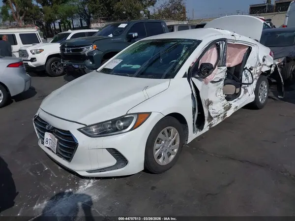 5NPD74LF2JH226615 2018 HYUNDAI ELANTRA - Image 2