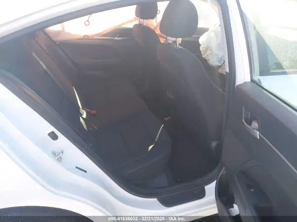 5NPD74LF2JH228476 2018 HYUNDAI ELANTRA - Image 8