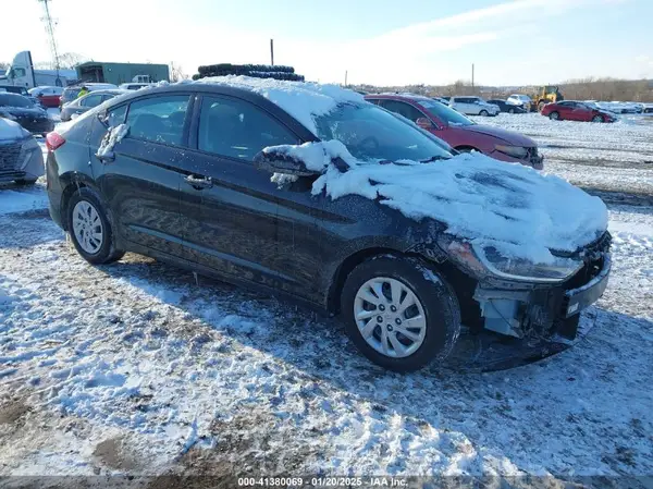 5NPD74LF2JH242796 2018 HYUNDAI ELANTRA - Image 1