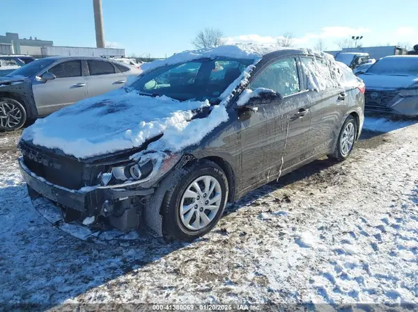5NPD74LF2JH242796 2018 HYUNDAI ELANTRA - Image 2