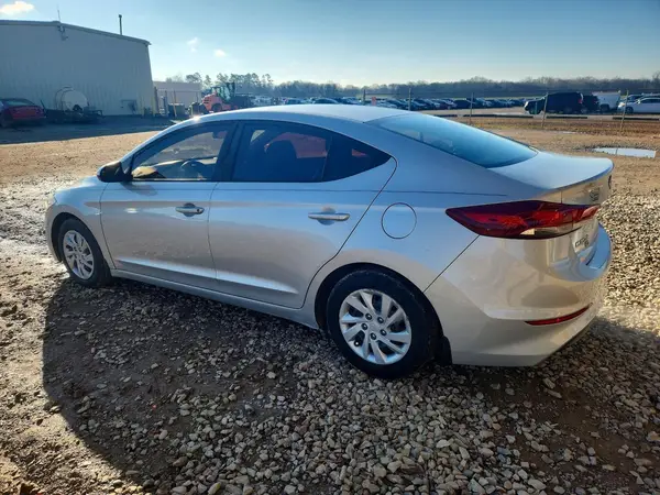5NPD74LF2JH247593 2018 HYUNDAI ELANTRA - Image 2