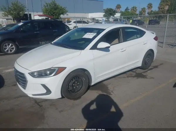 5NPD74LF2JH250560 2018 HYUNDAI ELANTRA - Image 2