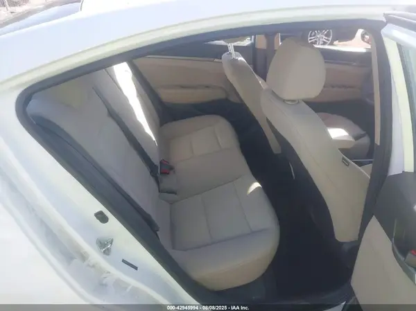 5NPD74LF2JH250560 2018 HYUNDAI ELANTRA - Image 8