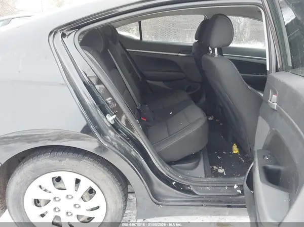 5NPD74LF2JH263485 2018 HYUNDAI ELANTRA - Image 8