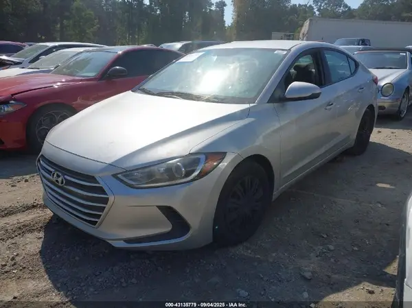 5NPD74LF2JH275863 2018 HYUNDAI ELANTRA - Image 2