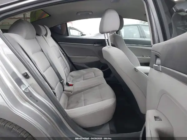 5NPD74LF2JH279699 2018 HYUNDAI ELANTRA - Image 8