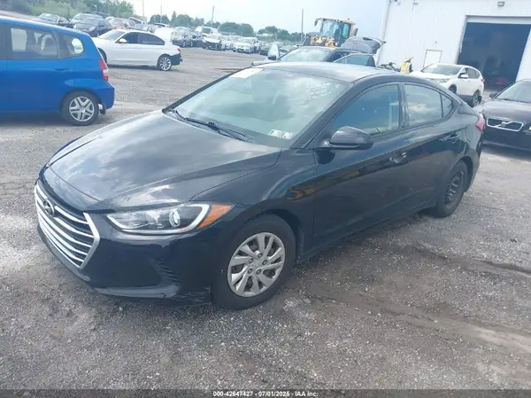 5NPD74LF2JH280657 2018 HYUNDAI ELANTRA - Image 2