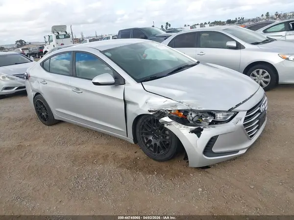5NPD74LF2JH281694 2018 HYUNDAI ELANTRA - Image 1