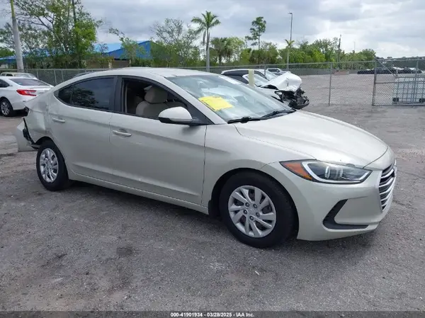 5NPD74LF2JH295627 2018 HYUNDAI ELANTRA - Image 1