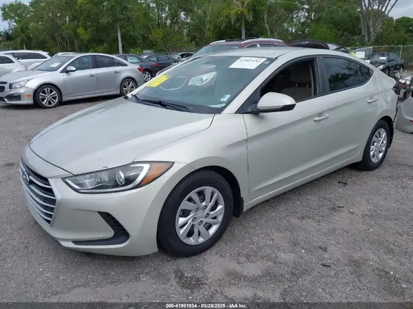 5NPD74LF2JH295627 2018 HYUNDAI ELANTRA - Image 2
