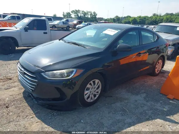 5NPD74LF2JH296258 2018 HYUNDAI ELANTRA - Image 2