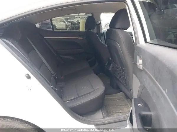 5NPD74LF2JH296843 2018 HYUNDAI ELANTRA - Image 8