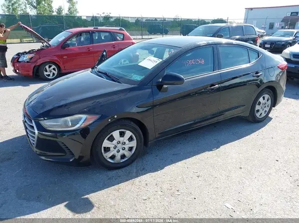 5NPD74LF2JH297233 2018 HYUNDAI ELANTRA - Image 2