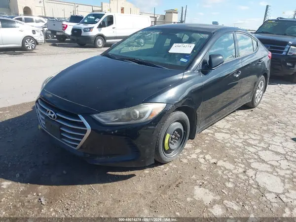 5NPD74LF2JH299743 2018 HYUNDAI ELANTRA - Image 2