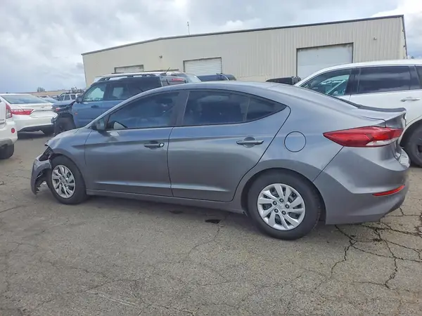 5NPD74LF2JH308327 2018 HYUNDAI ELANTRA - Image 2