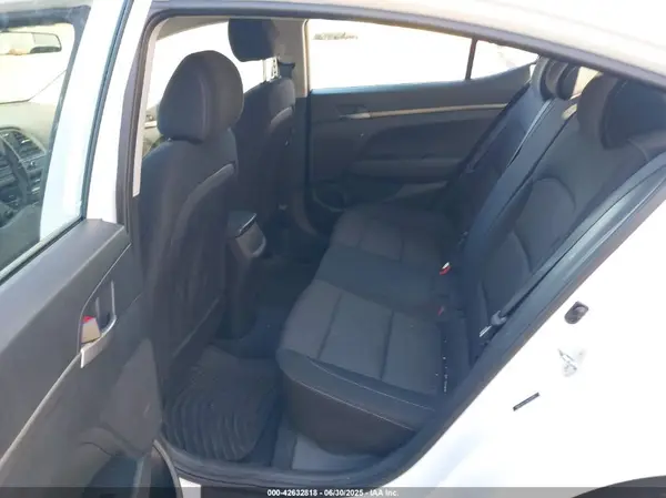 5NPD74LF2JH328285 2018 HYUNDAI ELANTRA - Image 8