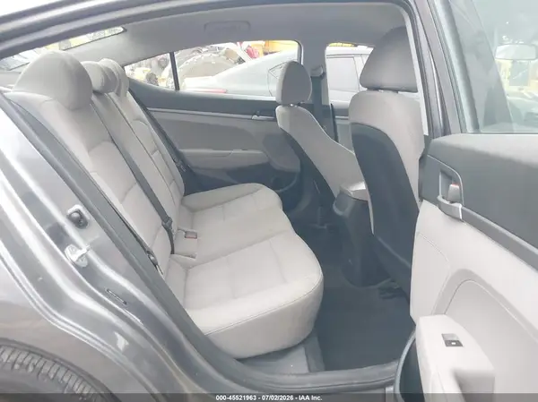 5NPD74LF2JH332661 2018 HYUNDAI ELANTRA - Image 8
