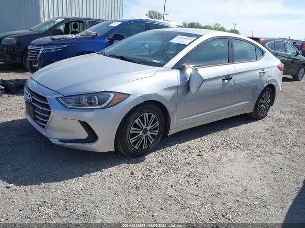 5NPD74LF2JH334961 2018 HYUNDAI ELANTRA - Image 2