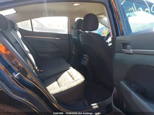5NPD74LF2JH336015 2018 HYUNDAI ELANTRA - Image 8
