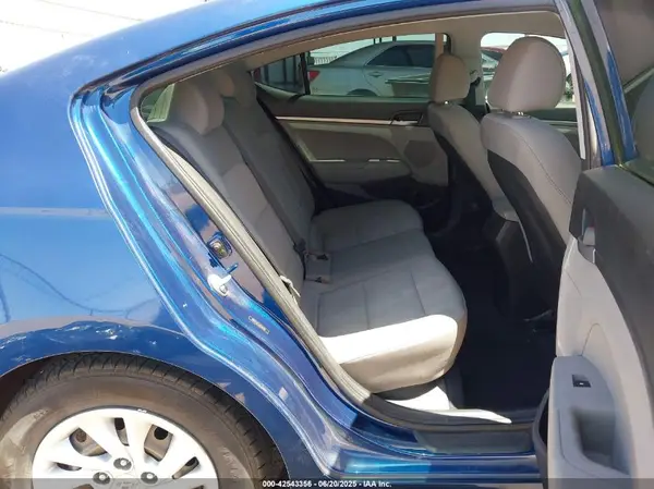 5NPD74LF2JH341022 2018 HYUNDAI ELANTRA - Image 8