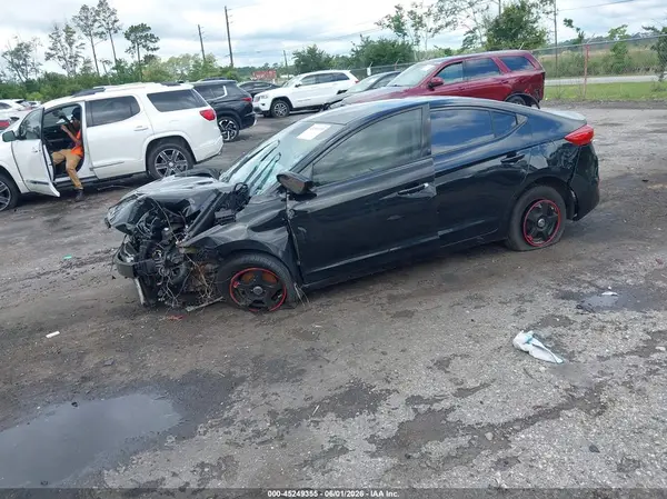 5NPD74LF2JH341103 2018 HYUNDAI ELANTRA - Image 2
