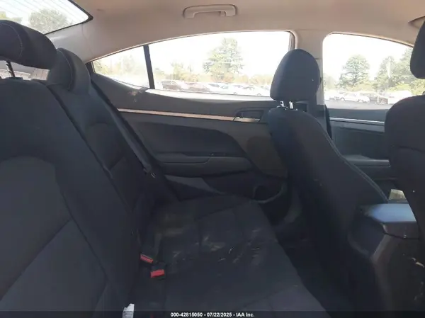 5NPD74LF2JH353770 2018 HYUNDAI ELANTRA - Image 8