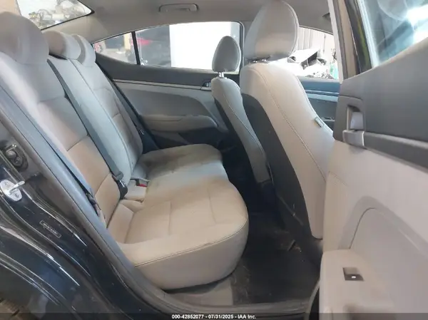 5NPD74LF2JH353817 2018 HYUNDAI ELANTRA - Image 8