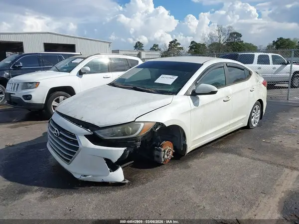 5NPD74LF2JH367863 2018 HYUNDAI ELANTRA - Image 2