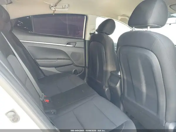 5NPD74LF2JH367863 2018 HYUNDAI ELANTRA - Image 8