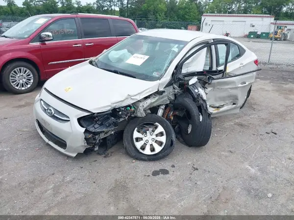 5NPD74LF2JH374537 2018 HYUNDAI ELANTRA - Image 2