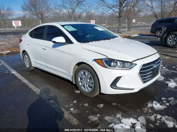 5NPD74LF2JH375946 2018 HYUNDAI ELANTRA - Image 1
