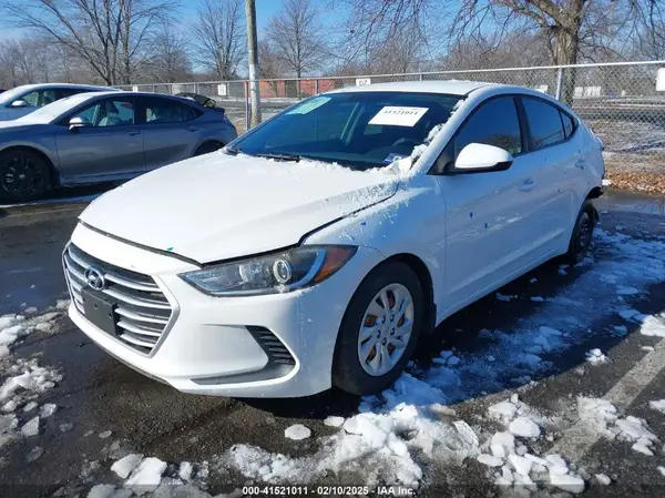 5NPD74LF2JH375946 2018 HYUNDAI ELANTRA - Image 2