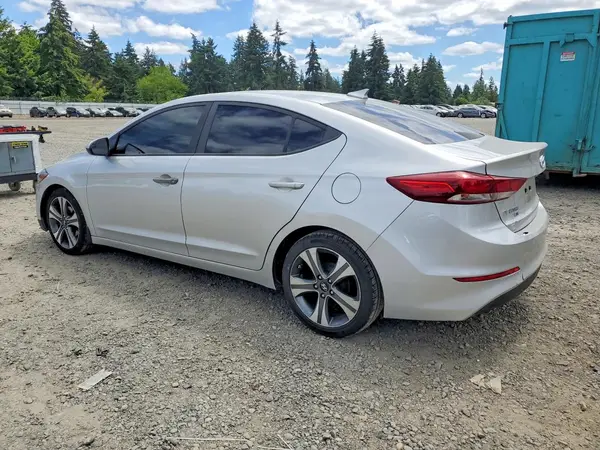 5NPD74LF2JH379639 2018 HYUNDAI ELANTRA - Image 2