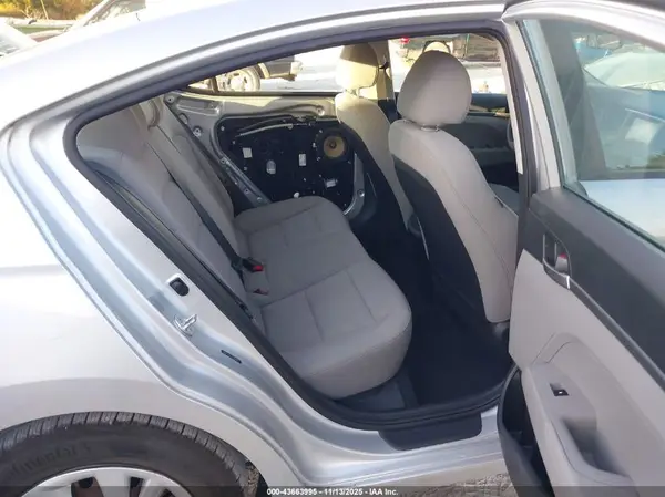 5NPD74LF2JH385926 2018 HYUNDAI ELANTRA - Image 8