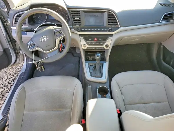 5NPD74LF2JH390575 2018 HYUNDAI ELANTRA - Image 8