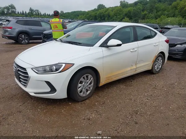5NPD74LF2JH393623 2018 HYUNDAI ELANTRA - Image 2