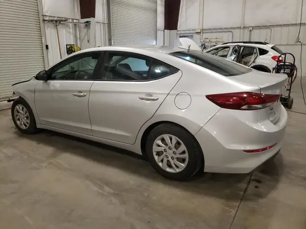 5NPD74LF2JH397736 2018 HYUNDAI ELANTRA - Image 2