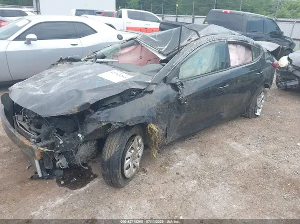 5NPD74LF2JH400215 2018 HYUNDAI ELANTRA - Image 2