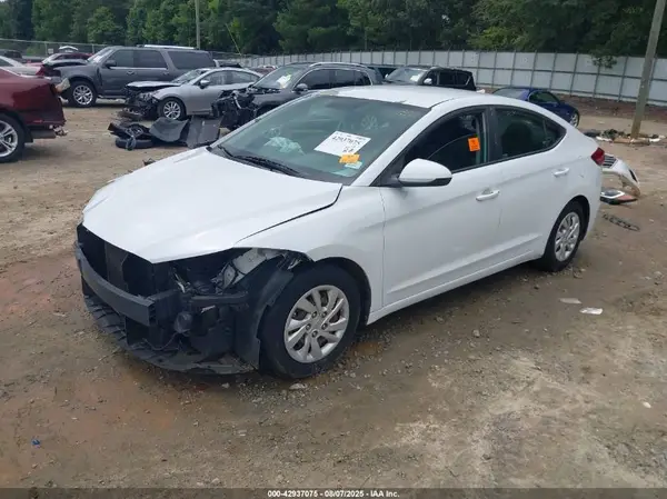 5NPD74LF2JH401414 2018 HYUNDAI ELANTRA - Image 2