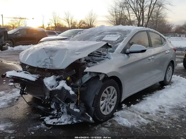 5NPD74LF2JH402305 2018 HYUNDAI ELANTRA - Image 2