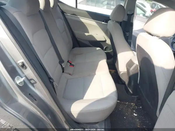 5NPD74LF2KH411071 2019 HYUNDAI ELANTRA - Image 8