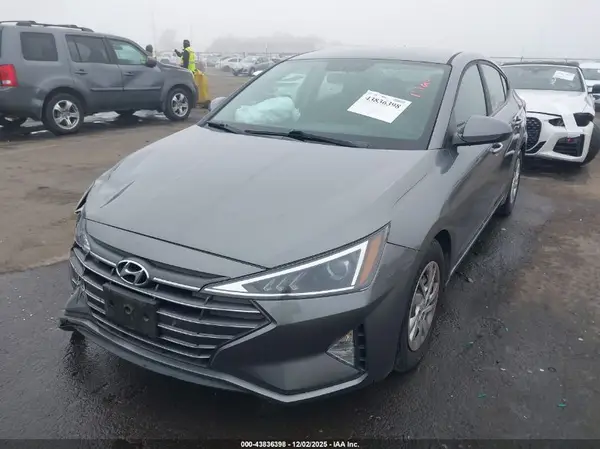 5NPD74LF2KH414830 2019 HYUNDAI ELANTRA - Image 2