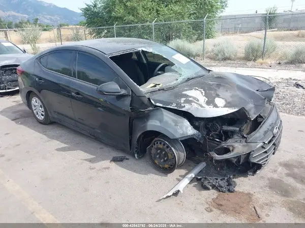 5NPD74LF2KH417565 2019 HYUNDAI ELANTRA - Image 1